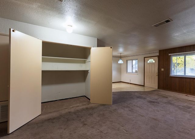 8743 Elk Way, Elk Grove, CA 95624