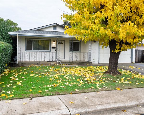 8743 Elk Way, Elk Grove, CA 95624