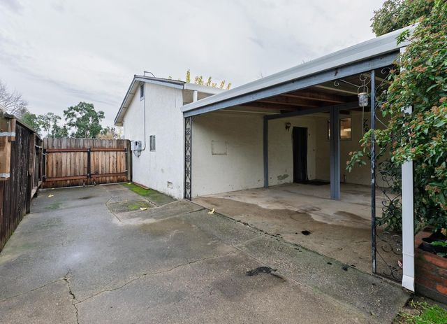 8743 Elk Way, Elk Grove, CA 95624