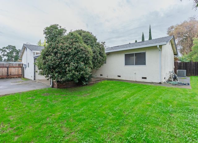 8743 Elk Way, Elk Grove, CA 95624