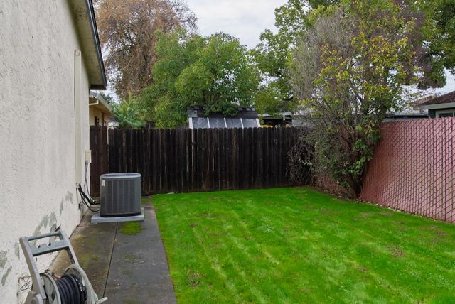 8743 Elk Way, Elk Grove, CA 95624