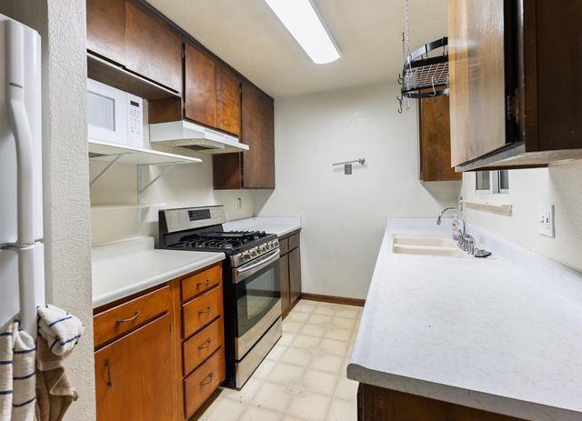 8743 Elk Way, Elk Grove, CA 95624