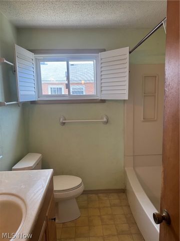 4726 Walford Road C4, Warrensville Heights, OH 44128