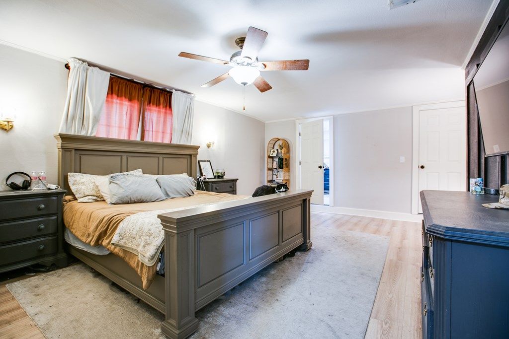 Image 13 of property listing at 2027 Walnut St, San Angelo, TX 76901