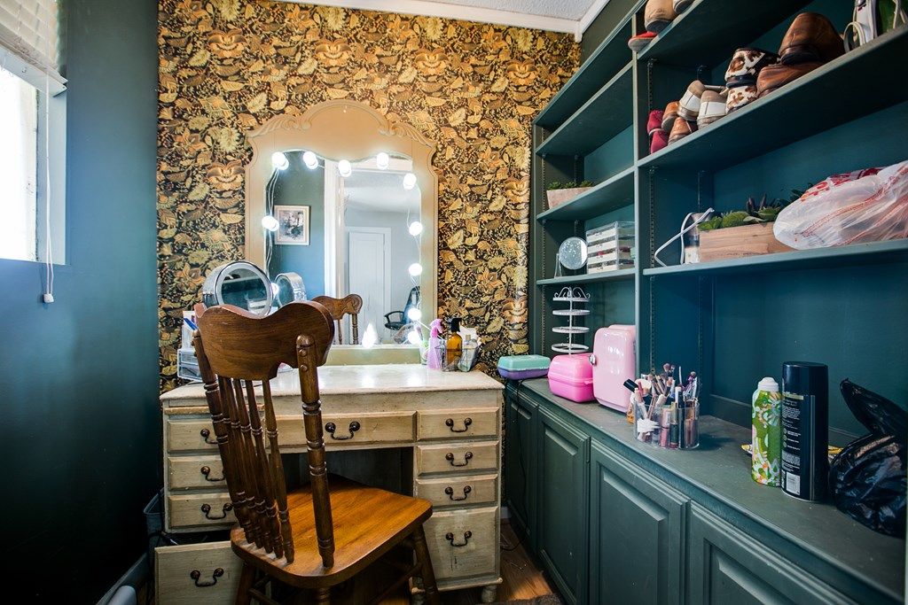 Image 22 of property listing at 2027 Walnut St, San Angelo, TX 76901