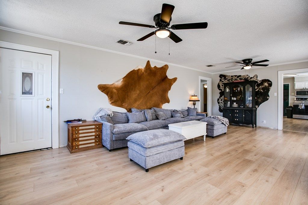 Image 3 of property listing at 2027 Walnut St, San Angelo, TX 76901