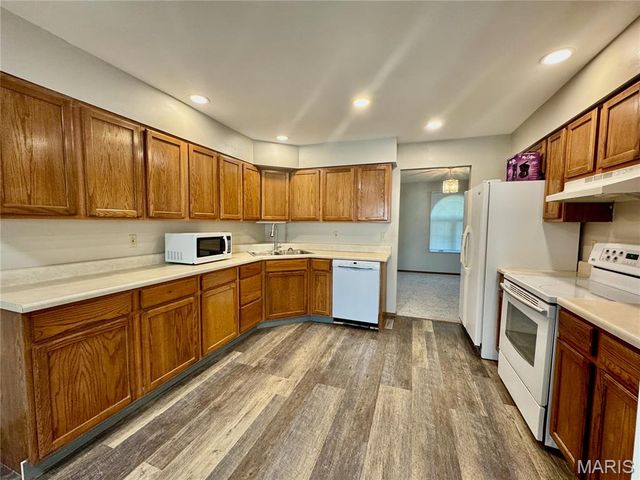 4 Clinton Hill Drive, Belleville, IL 62226