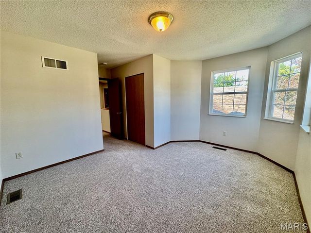 4 Clinton Hill Drive, Belleville, IL 62226
