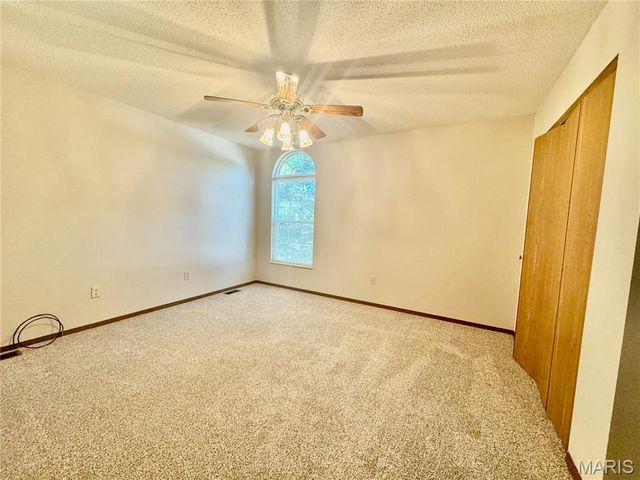 4 Clinton Hill Drive, Belleville, IL 62226