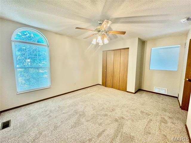 4 Clinton Hill Drive, Belleville, IL 62226