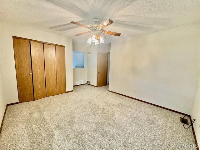 4 Clinton Hill Drive, Belleville, IL 62226