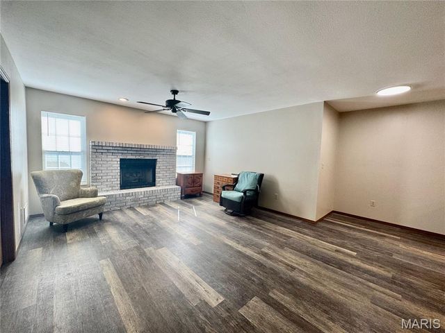 4 Clinton Hill Drive, Belleville, IL 62226