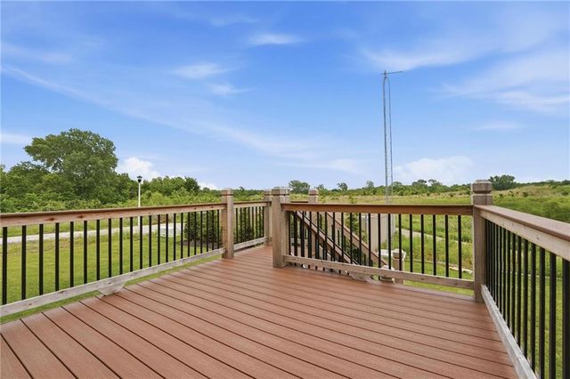 500 SW Chavis Drive, Blue Springs, MO 64064
