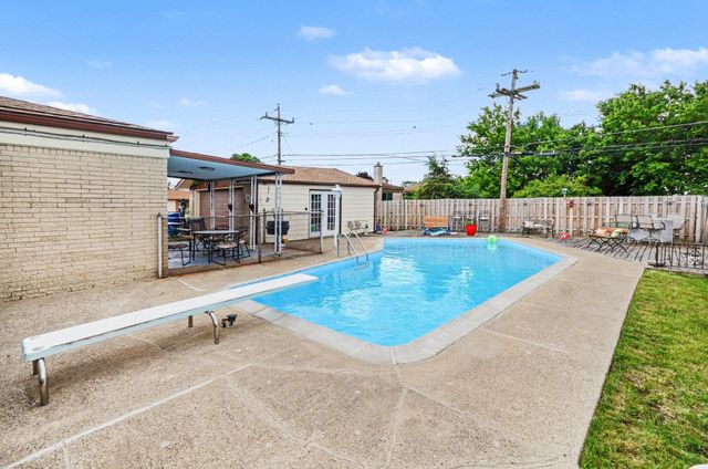 11822 Highland Drive, Warren, MI 48089