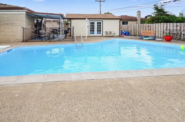 11822 Highland Drive, Warren, MI 48089