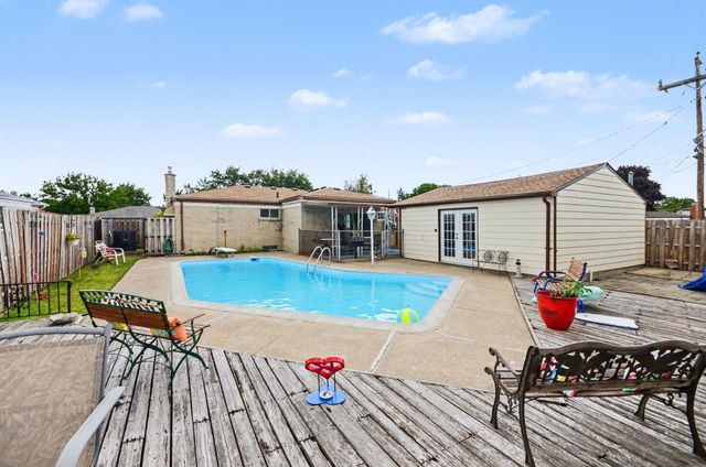 11822 Highland Drive, Warren, MI 48089