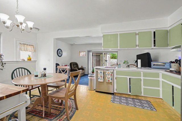 11822 Highland Drive, Warren, MI 48089