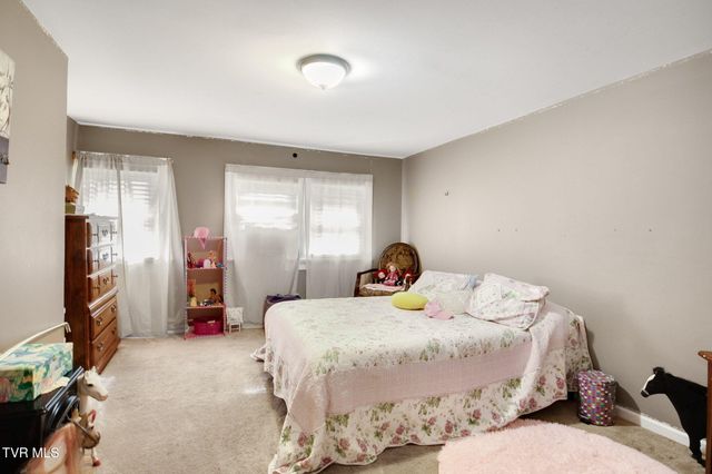 311 South Roan Street, Elizabethton, TN 37643