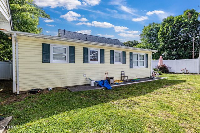 311 South Roan Street, Elizabethton, TN 37643