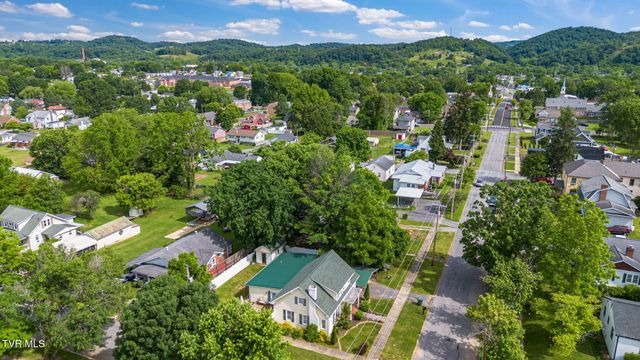 311 South Roan Street, Elizabethton, TN 37643