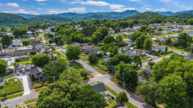 311 South Roan Street, Elizabethton, TN 37643