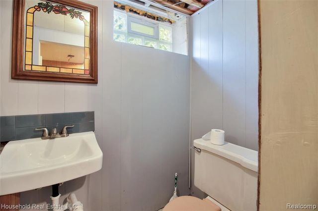 8027 Kolb Avenue, Allen Park, MI 48101