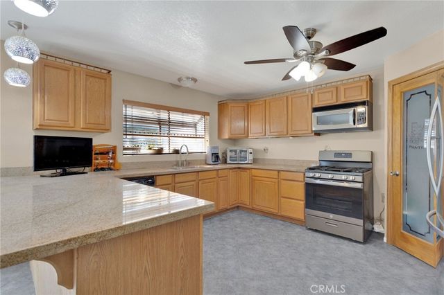 11470 Hawthorne, Hesperia, CA 92345