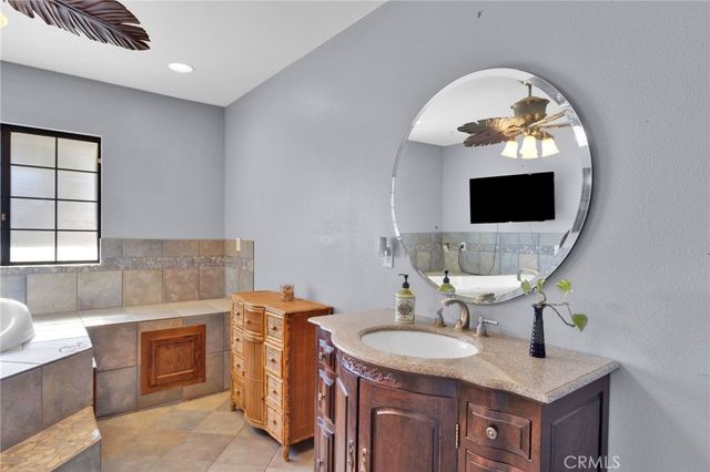 11470 Hawthorne, Hesperia, CA 92345