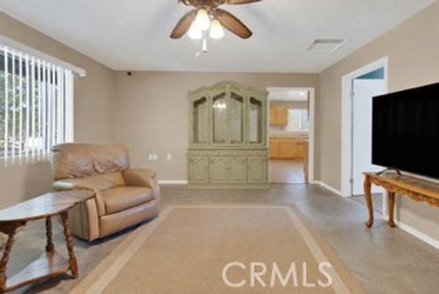 11470 Hawthorne, Hesperia, CA 92345