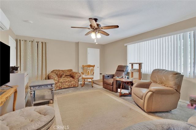 11470 Hawthorne, Hesperia, CA 92345