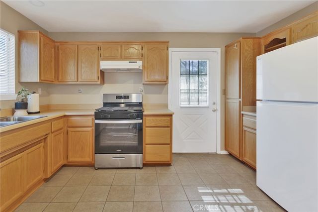 11470 Hawthorne, Hesperia, CA 92345