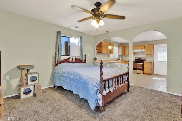 11470 Hawthorne, Hesperia, CA 92345