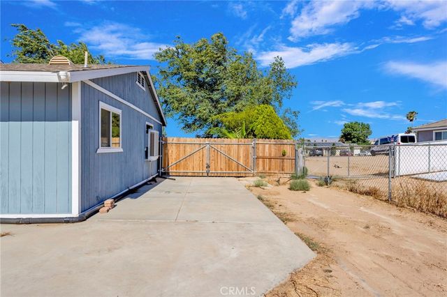 11470 Hawthorne, Hesperia, CA 92345