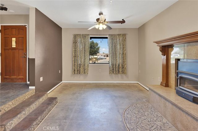 11470 Hawthorne, Hesperia, CA 92345