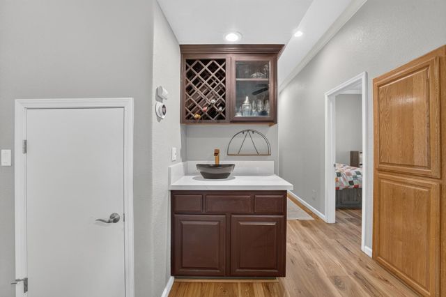3032 Valasstrada Ct, Carmichael, CA 95608