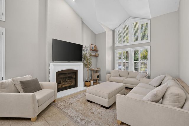 3032 Valasstrada Ct, Carmichael, CA 95608