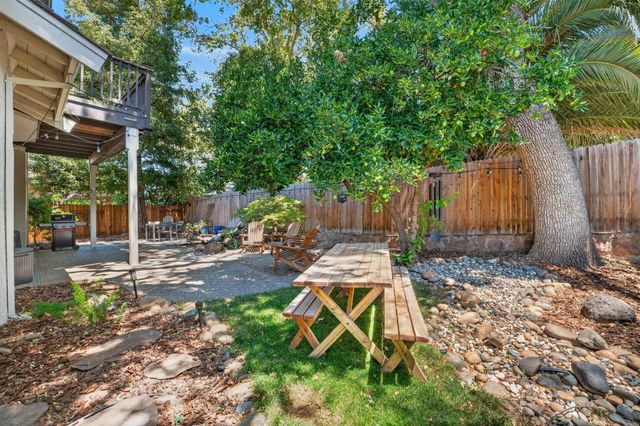 3032 Valasstrada Ct, Carmichael, CA 95608