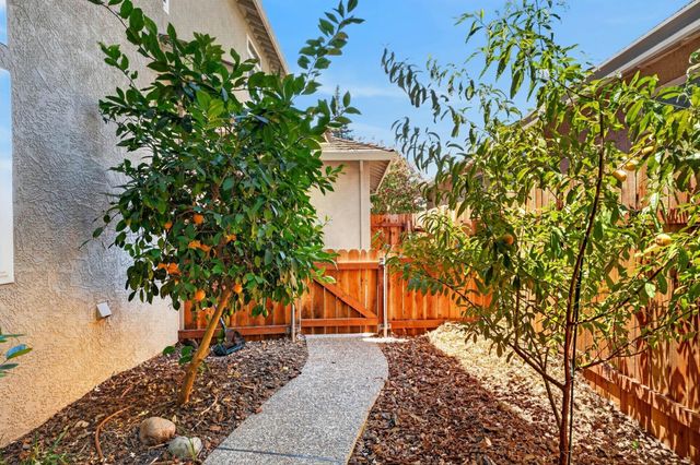 3032 Valasstrada Ct, Carmichael, CA 95608