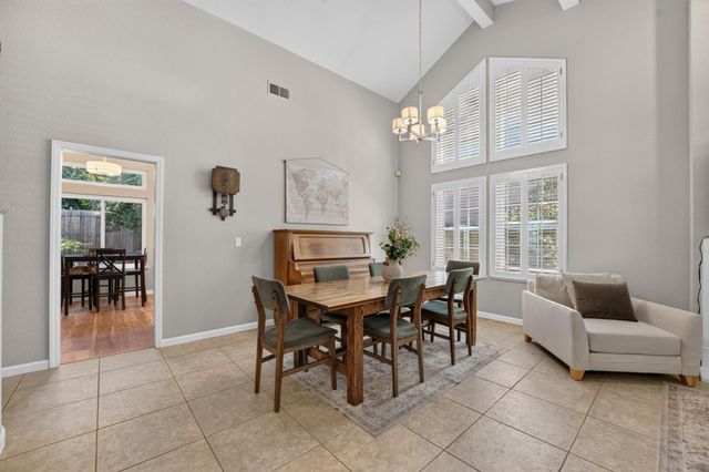 3032 Valasstrada Ct, Carmichael, CA 95608