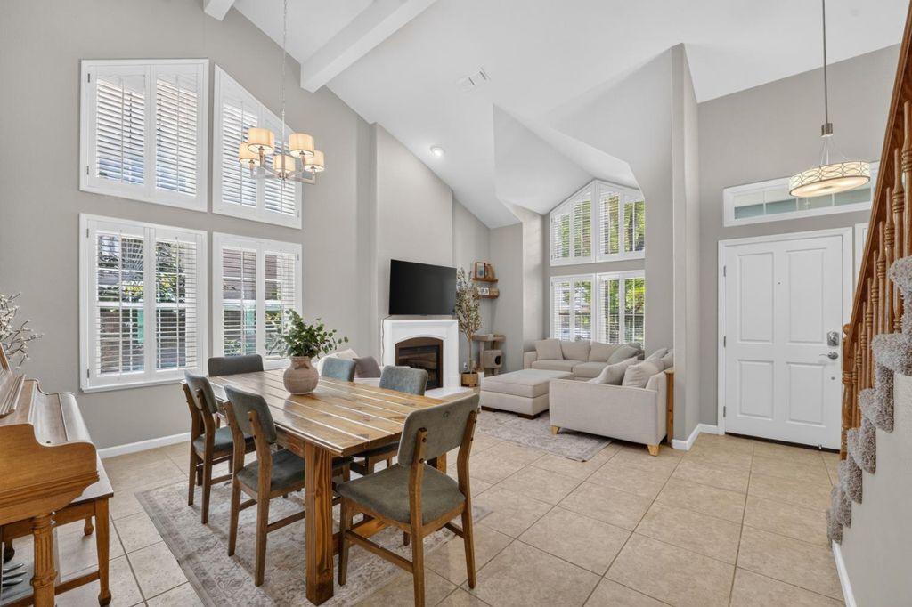 3032 Valasstrada Ct, Carmichael, CA 95608