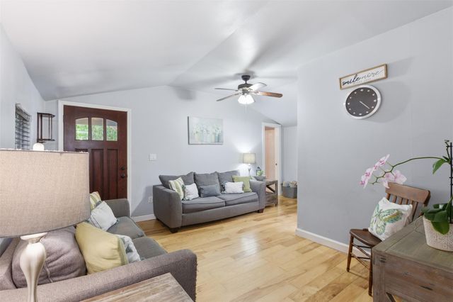 106 Zimmerman Ave, Bastrop, TX 78602