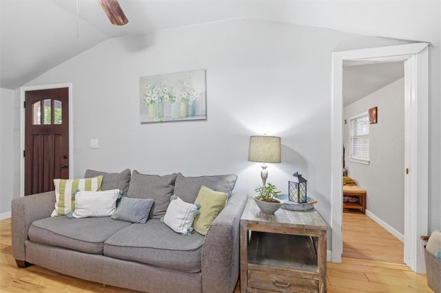 106 Zimmerman Ave, Bastrop, TX 78602