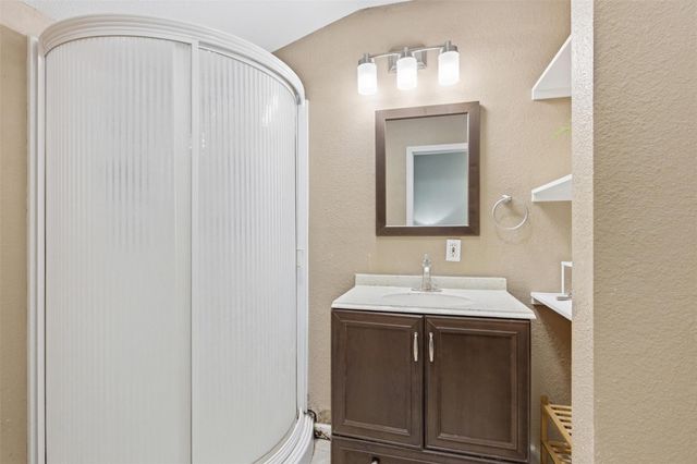 106 Zimmerman Ave, Bastrop, TX 78602