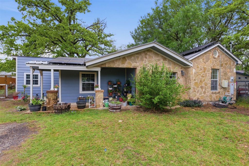 106 Zimmerman Ave, Bastrop, TX 78602