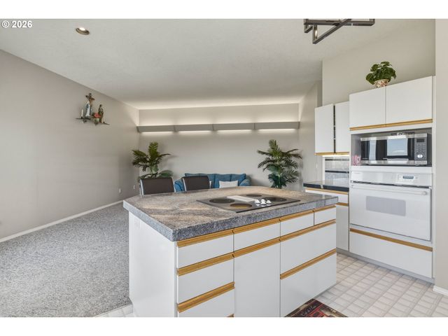 7627 Se 140TH Dr, Portland, OR 97236