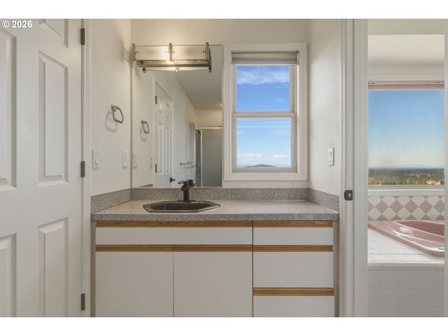 7627 Se 140TH Dr, Portland, OR 97236