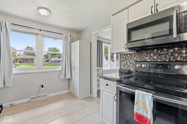 1709 E 47th Street, Anderson, IN 46013