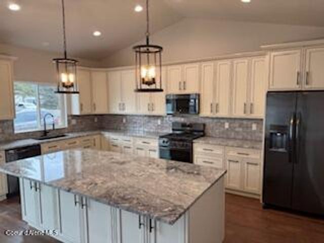 1225 W Orchard Ave, Hayden, ID 83835