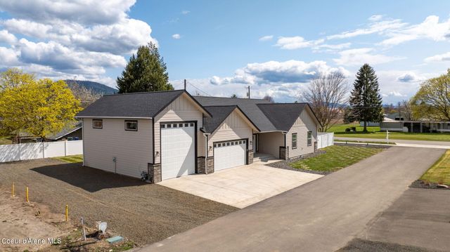 1225 W Orchard Ave, Hayden, ID 83835
