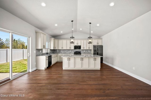1225 W Orchard Ave, Hayden, ID 83835